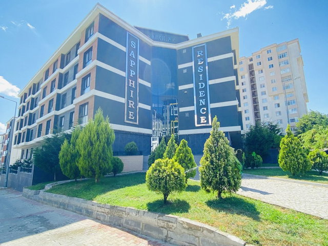 SAPPHIRE RECİDANCE’DE ARAKAT HAVUZ CEPHE EŞYALI 1+1