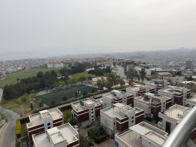 BAYRAKLI ZİYAM 8’DE DENİZ MANZARALI SON KAT – SİTE İÇİ, GENİŞ & PRESTİJLİ 3+1!