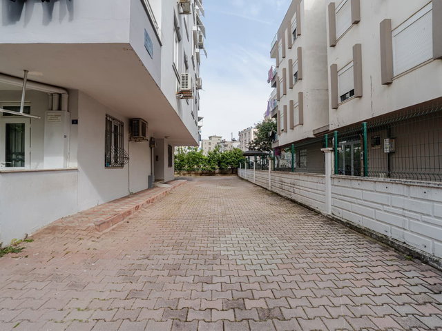 MEYDAN KAVAĞI’NDA PRESTİJLİ KONUMDA! 12. CADDE PERGE BULVARI YAKINI AYRI MUTFAKLI 2+1 SATILIK
