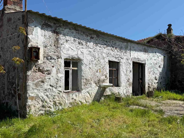 ÇANAKKALE AYVACIK TAMIŞ’TA BAHÇELİ SATILIK KÖY EVİ