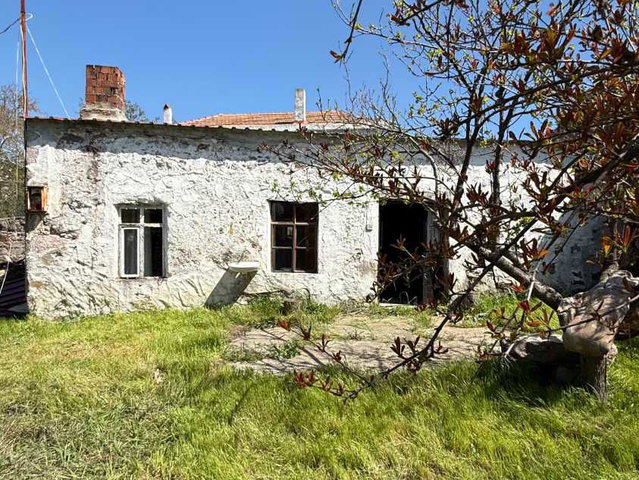 ÇANAKKALE AYVACIK TAMIŞ’TA BAHÇELİ SATILIK KÖY EVİ