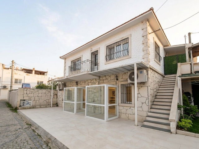 ÇEŞME MERKEZDE, MARİNAYA KOMŞU, KİRALIK 1+1