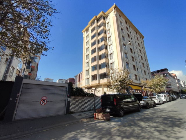 REMAX'TAN DEVLET HASTANESINE YAKIN SITEDE 2+1 SATILIK DAIRE
