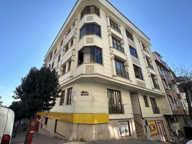 HARİKA KONUM ASANSÖRLÜ KULLANIŞLI LÜKS 2+1 ARAKAT