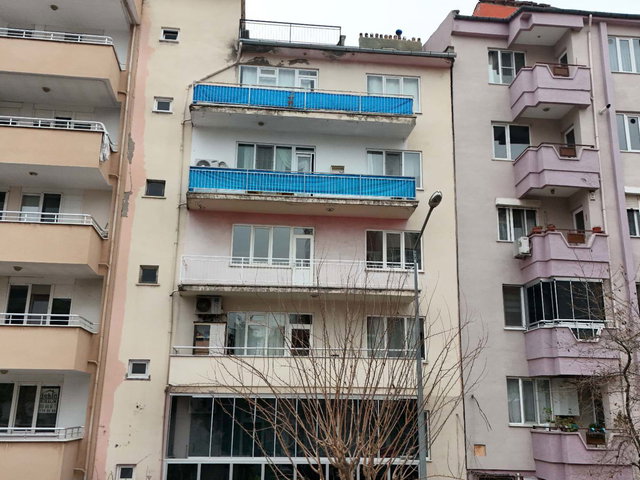 REMAX MİD'DEN BAHÇELİEVLER MAHALLESİNDE 2+1 ARA KAT KİRALIK DAİRE