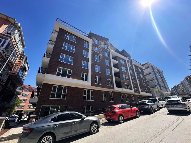 ÇANKAYA AYRANCI GÜVENEVLER MAHALLESİNDE SATILIK 2+1 SIFIR DAİRE