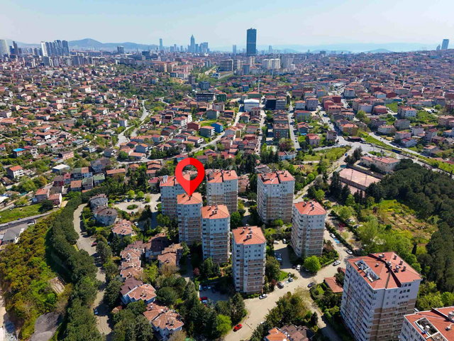 YEŞİLYAMAÇ SİTESİNDE MANZARALI GENİŞ TİP 125M2 SATILIK 3+1 DAİRE