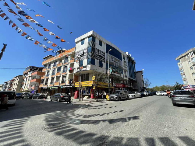 ŞAHINBEY CADDESI ÜZERINDE SATILIK 4 + 1 DUBLEKS