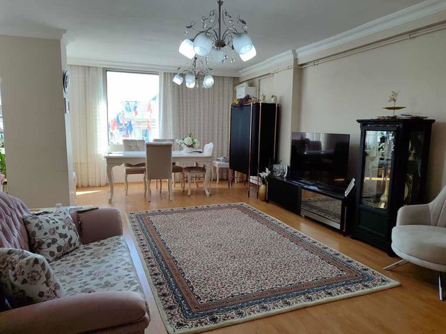 ŞAHINBEY CADDESI ÜZERINDE SATILIK 4 + 1 DUBLEKS