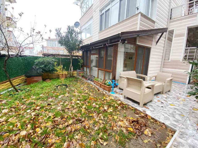 RE/MAX MAVİ'DEN DENİZ MANZARALI MUTFAK AYRI 3+1 BAHÇELİ DUBLEKS
