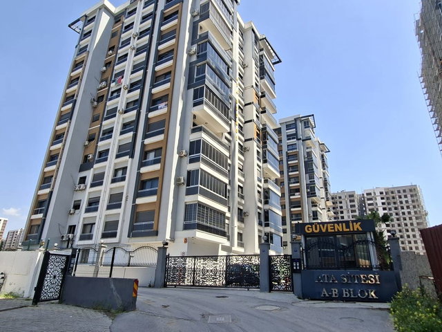 KARŞIYAKA ÖRNEKKÖYDE SİTE İÇİNDE ARA KAT 3+1 KİRALIK DAİRE