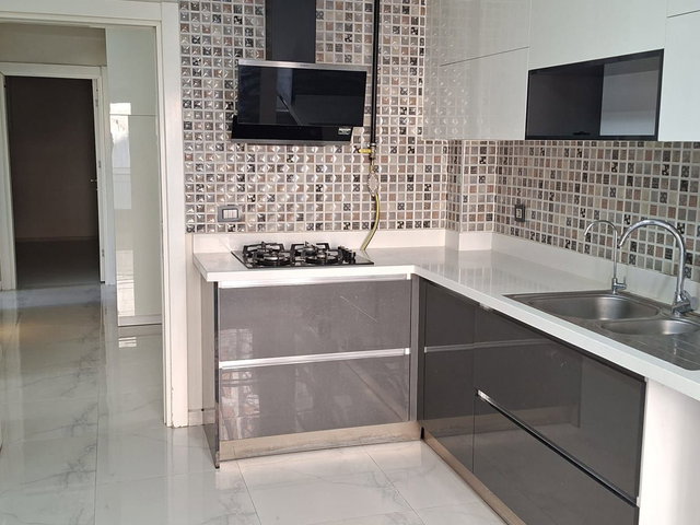 KARŞIYAKA ÖRNEKKÖYDE SİTE İÇİNDE ARA KAT 3+1 KİRALIK DAİRE