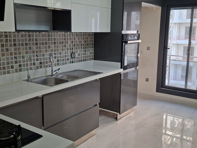 KARŞIYAKA ÖRNEKKÖYDE SİTE İÇİNDE ARA KAT 3+1 KİRALIK DAİRE