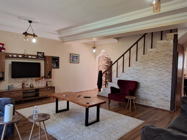 KARASU YALI'DA KUMSALA 250M MÜSTAKİL BAHÇELİ 3+1 VİLLA