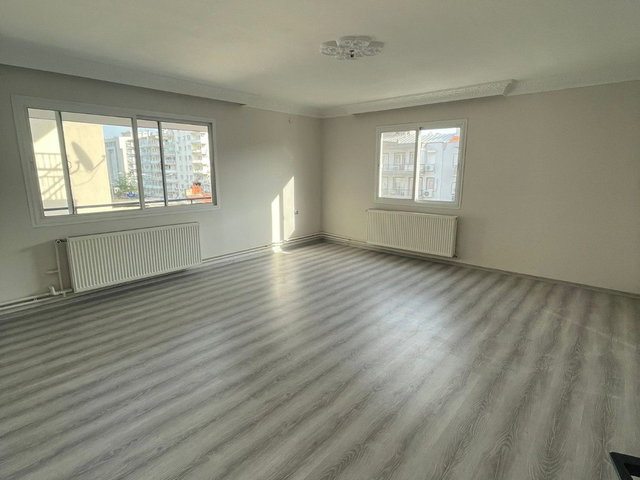 ORDU BULVARINDA YENİLENMİŞ FERAH KİRALIK DAİRE