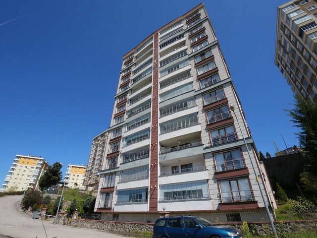 MERKEZİ KONUMDA DOĞA MANZARALI GENİŞ VE FERAH 3+1 SATILIK DAİRE