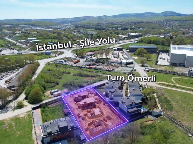 ÖMERLİ' DE BUTİK SİTEDE SATILIK HAVUZLU VİLLA