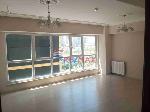 ESENYURT DEVLET HASTANESİ YANI SİTE İÇİNDE SATILIK 3+1 DAİRE