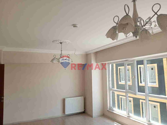 ESENYURT DEVLET HASTANESİ YANI SİTE İÇİNDE SATILIK 3+1 DAİRE