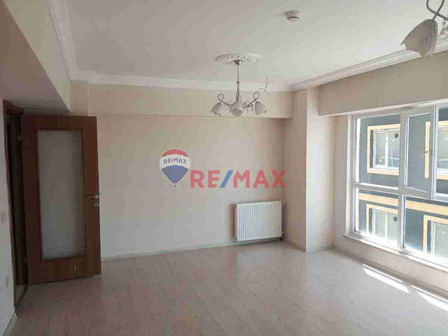 ESENYURT DEVLET HASTANESİ YANI SİTE İÇİNDE SATILIK 3+1 DAİRE