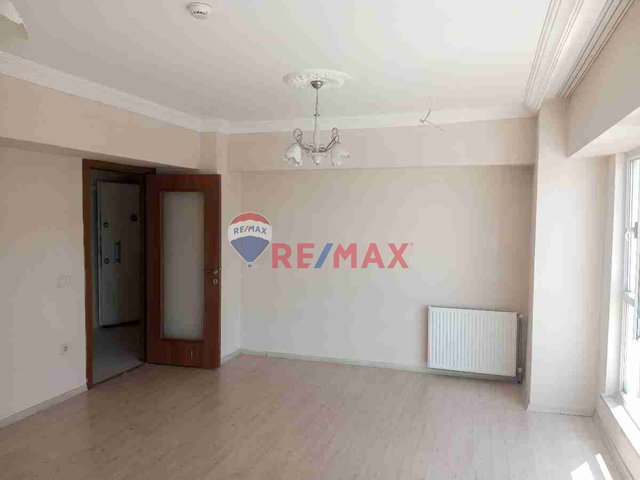 ESENYURT DEVLET HASTANESİ YANI SİTE İÇİNDE SATILIK 3+1 DAİRE