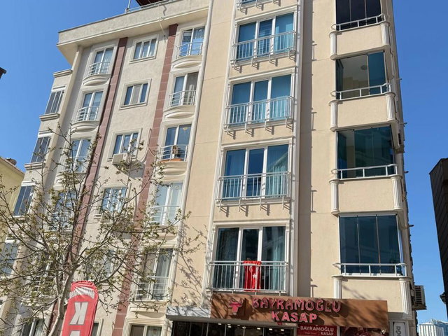 DİKİLİTAŞ'TA SATILIK ARAKAT DAİRE