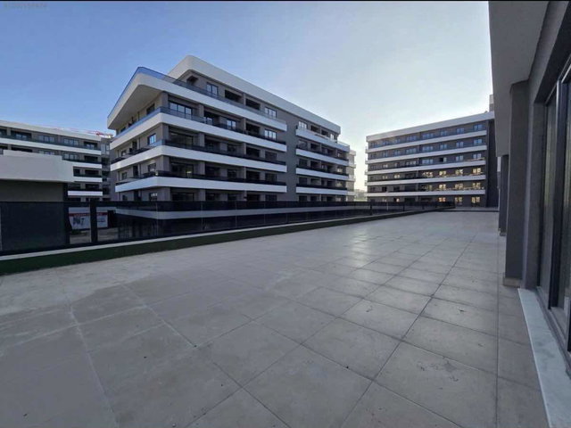 LAGOM’DA 30 M2 TERASLI / TABELA YETKİLİ / YÜKSEK KİRA GETİRİLİ FIRSAT OFİS!