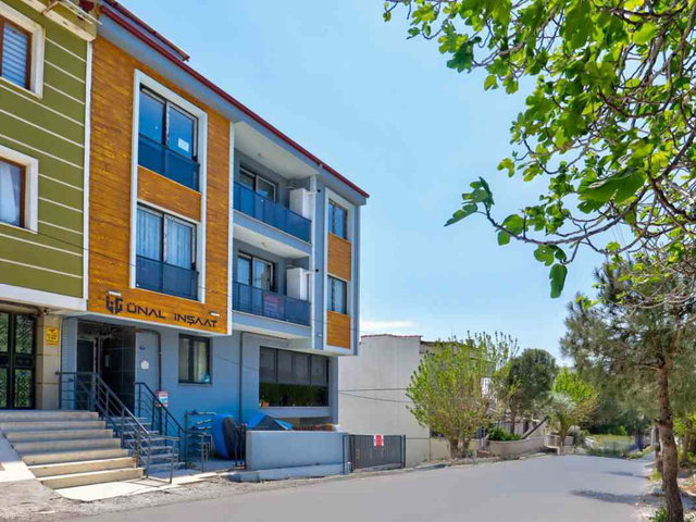 BERGAMA ZAFER'DE AYRI MUTFAKLI ASANSÖRLÜ LÜX 2+1 DAİRE
