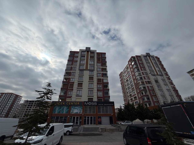 UĞUREVLERDE SATILIK ÇEVREYOL ÜZERİ KAPALI OTOPARKLI 3+1 DAİRE