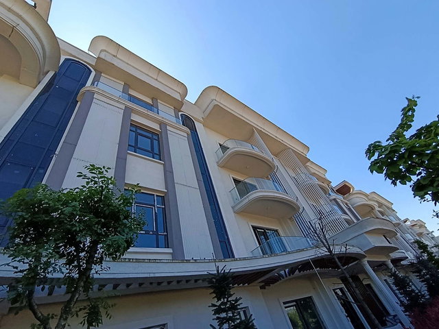 ZERAY MAHAL’DE KAÇMAZ FIRSAT! 4+1 LÜKS DAIRE – KIRACILI, HEMEN KAZANDIRIR!