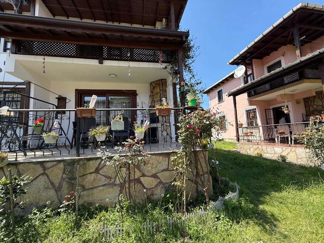 REMAX DESIGN SAPANCA'DA 3+1 SATILIK HAVUZLU MÜSTAKİL VİLLA