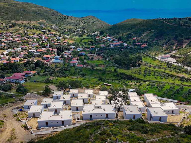 MUĞLA MİLAS ÇÖKERTMEDE CENNET GİBİ BİR DOĞAYA VE DENIZE SAHİP HAVUZLU SİTEDE DAIRE
