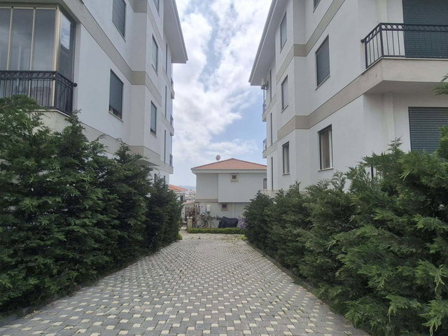 SEFERİHİSAR ÇOLAK İBRAHİM'DE SİTE İÇİ SATILIK 3+1 DAİRE