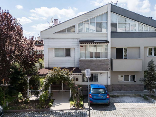ERYAMAN ÖZENKENT 1 SITESINDE 5+1 VILLA!