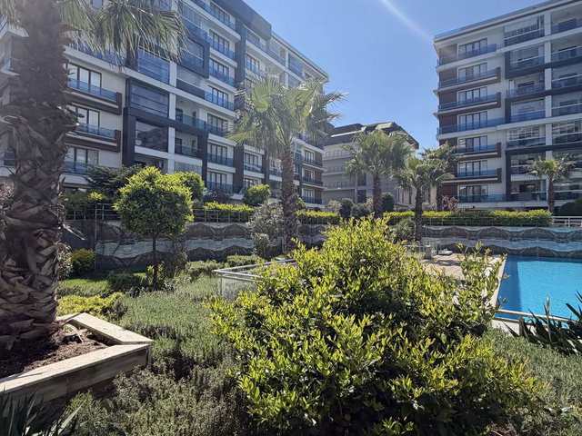 REMAX TAN BEYLİKDÜZÜ SAKLI VADİ KONUTLARI HAVUZ VE VADİ MANZARALI 4+1 DAİRE