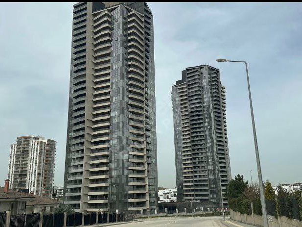 İNCEK İCON YÜKSEK KAT, IÇI YAPILI, GENIŞ BALKONLU 4+1 TAPULU
