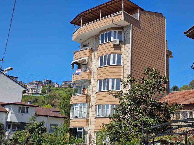 İZMİT TURGUT MLAHALLESİ DENİZ VE ŞEHİR MANZARALI SATILIK DAİRE