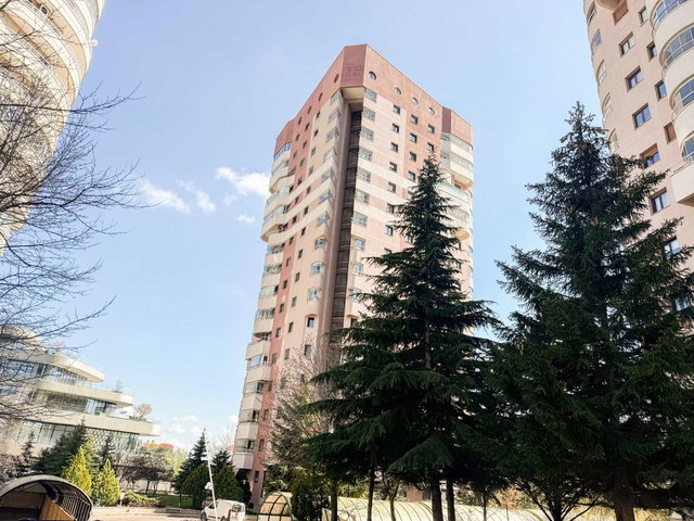ORAN MAHALLESİ TURKUAZ APARTMANIN'DA 4+1 GENİŞ VE LÜX DAİRE