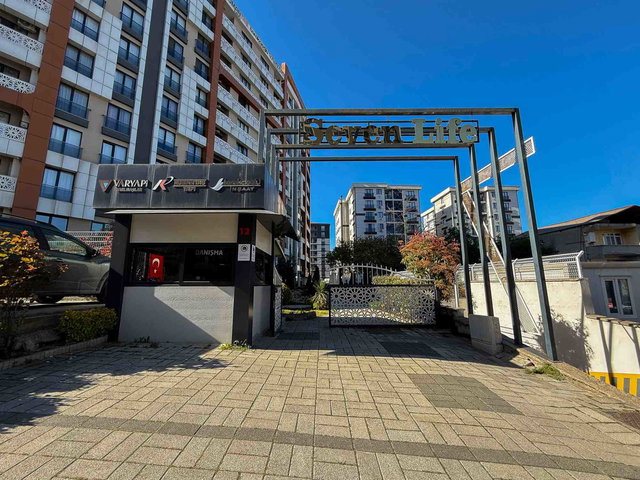PENDİK YAKACIK’TA CADDE ÜZERİ SEVEN LİFE SİTESİ 2+1 100 M² DAİRE