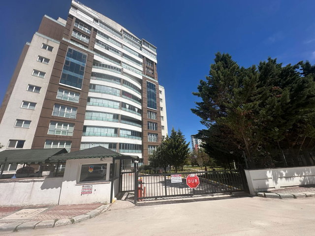 ALACAATLI SUPARK REZIDANS'DA GENIŞ ,YAPILI 3+1 KIRALIK
