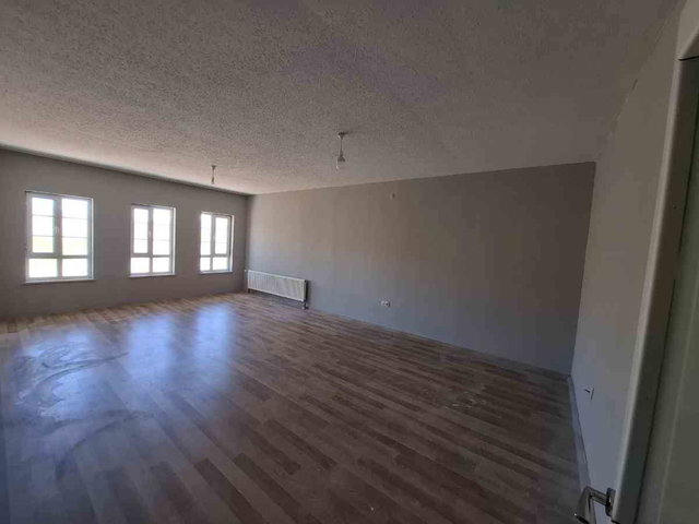 REMAX DEĞİŞİMDEN HAKSEN TOKİLERDE SATILIK 3+1 SON KAT DAİRE