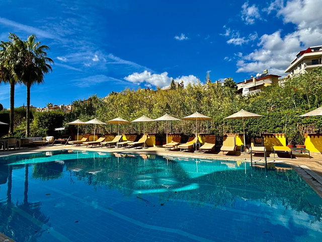 ALANYA KESTEL’DE VIP VİLLA SİTESİNDE KİRALIK 4+1 IKIZ VILLA