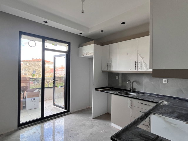 REMAX MAVİDEN ARİFİYEDE 187 M2 4+1 TERS DUBLEX DAİRE
