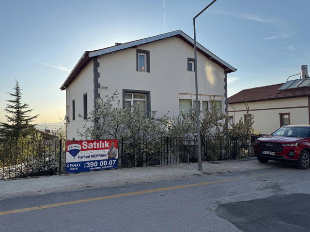 ELMADAĞ’DA SATILIK 3 KATLI MÜSTAKİL VİLLA 6+2 – FULL DONANIM SÜPER LÜKS