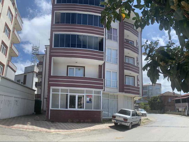 REMAX DESİGN KOCAALİ MERKEZDE 2+1 110 M2 SATILIK DAİRE
