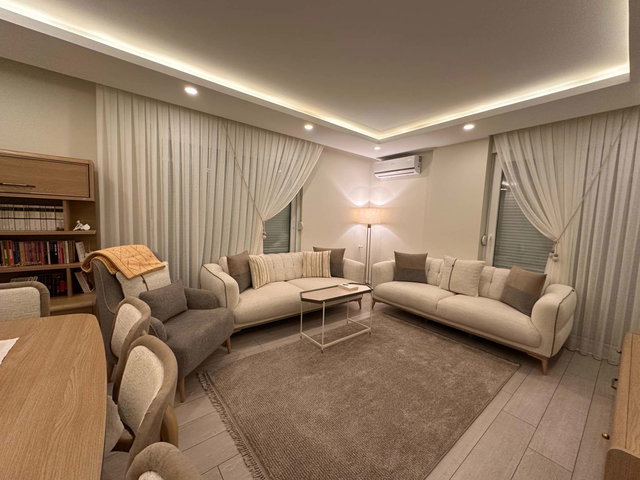 ÇAĞLAYANDA KÖŞE BAŞI ASANSÖRLÜ BİNADA ARA KAT SATILIK 3+1 DAİRE
