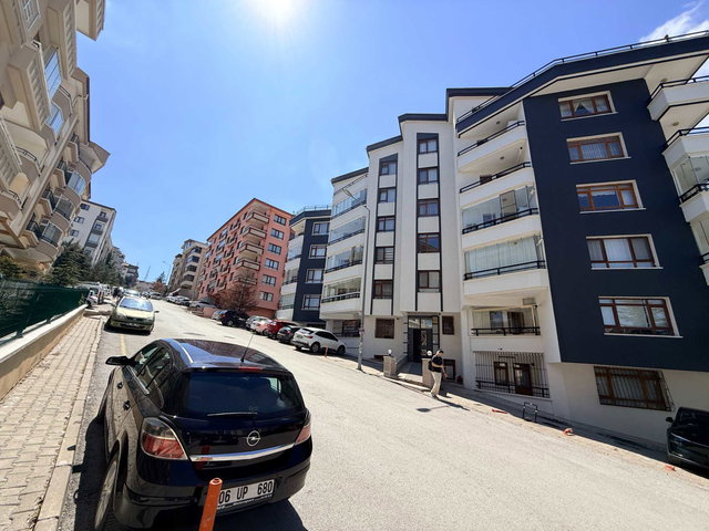 DİKMEN AKPINAR 850 CADDEDE ASANSÖRLÜ SATILIK 3+1 DAİRE
