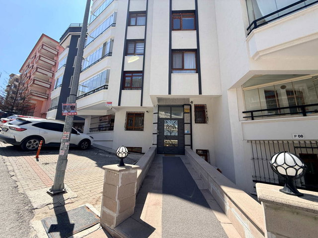 DİKMEN AKPINAR 850 CADDEDE ASANSÖRLÜ SATILIK 3+1 DAİRE