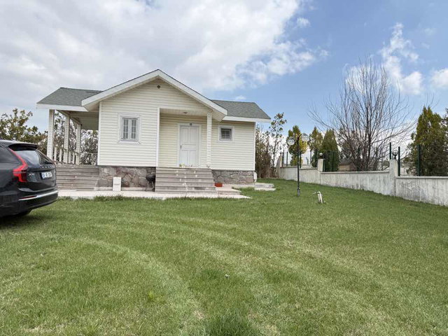 GÖLBAŞI ÖZ ÇAĞLA SİTESİNDE 5200 M² ARSA İÇİNDE SATILIK VİLLA