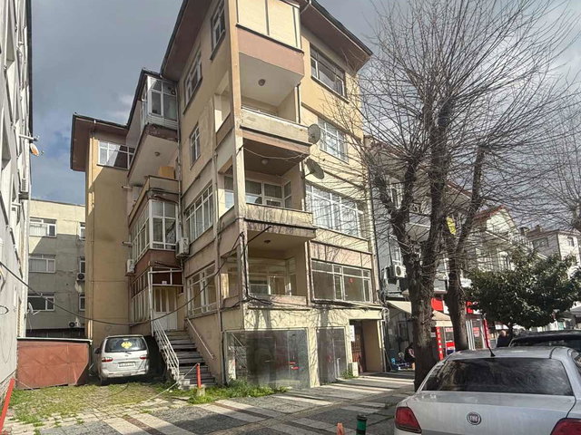 RE/MAX AY MELEK SANER'DEN MERKEZİ KONUMDA 145 M2 3+1 DAİRE